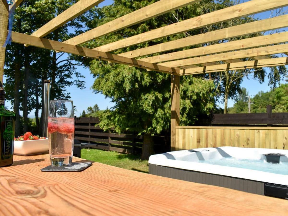 Rowanlea Lodge With Hot Tub Marykirk Eksteriør bilde